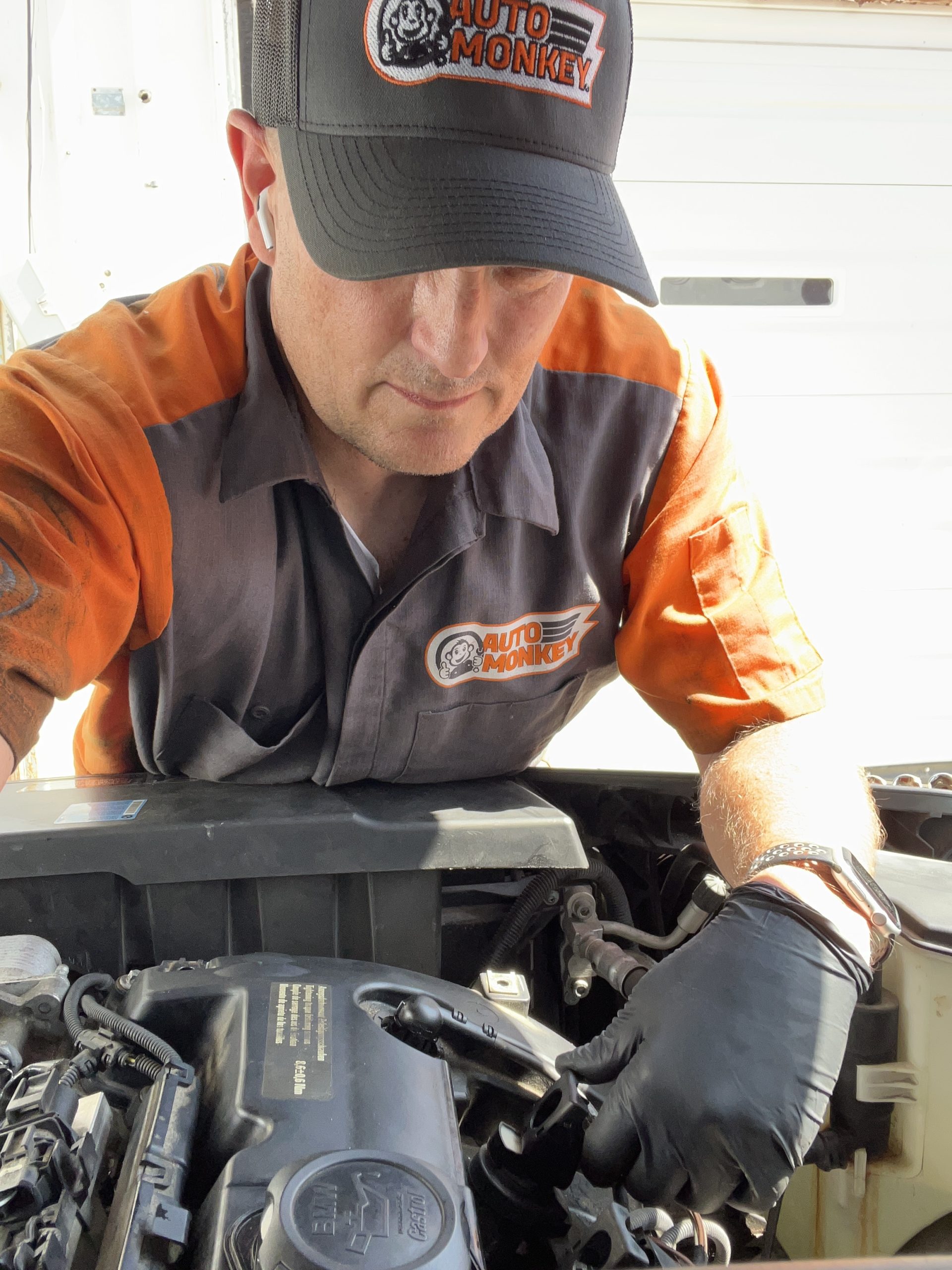 Auto Monkey mobile mechanic replaces Valve Cover Gasket